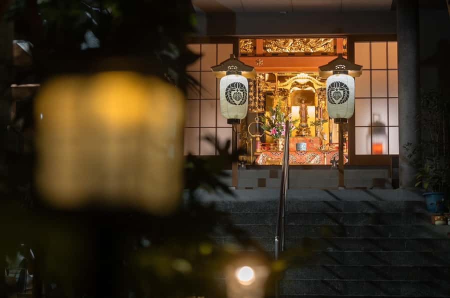 Osaka Temple Cool Foot Bath & Matcha Experience〈45min〉 - A 45-minute Osaka temple break for tired feet