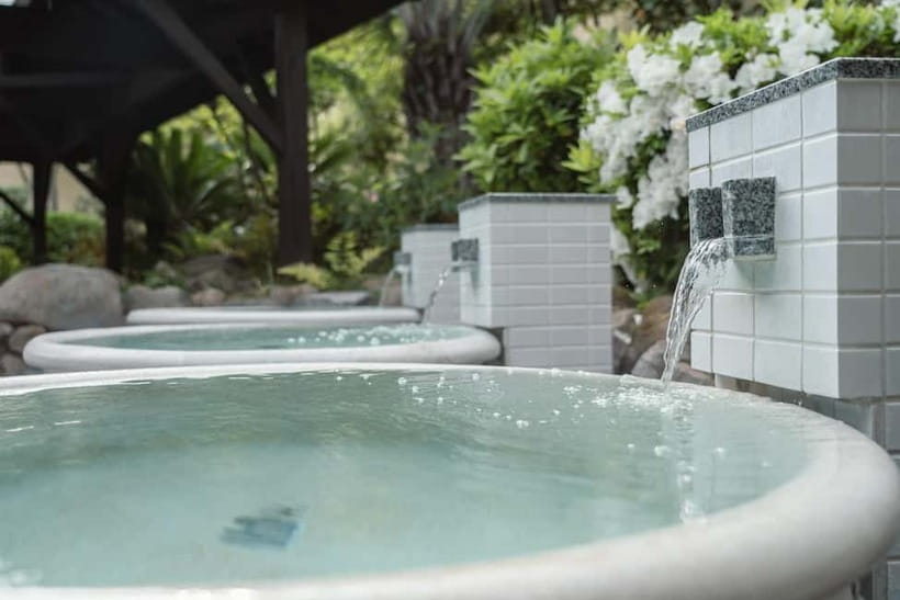 Osaka: Tennen Onsen Naniwa-no-Yu, the famous hot spring spa - Location and timing in Kita-ku: get the view, avoid the rush