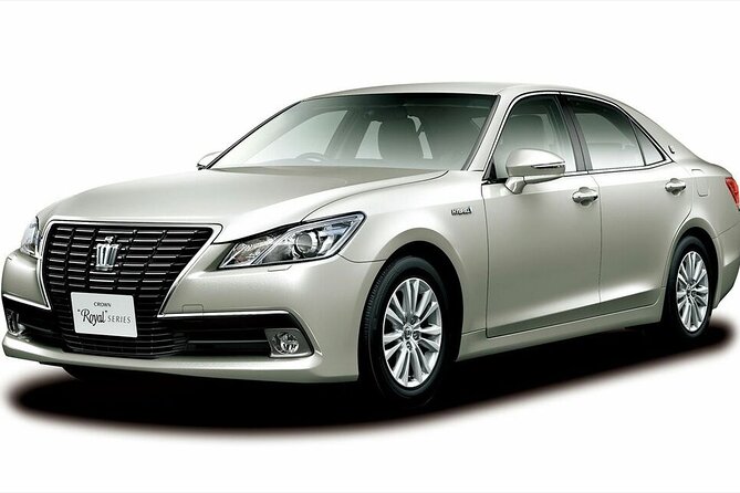 Private arrival Transfer from Kansai airport to Osaka city - The vehicle: comfort, air-conditioning, and space for real luggage