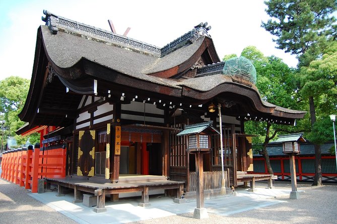 Private Car Full Day Tour of Osaka Temples, Gardens and Kofun Tombs - Osaka Castle grounds, then Shitennoji’s 6th-century atmosphere