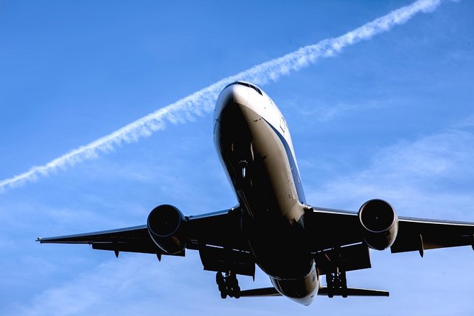 Private Departure Transfer: Osaka City to Osaka Itami Airport - Cars, luggage limits, and the small constraints that affect your day