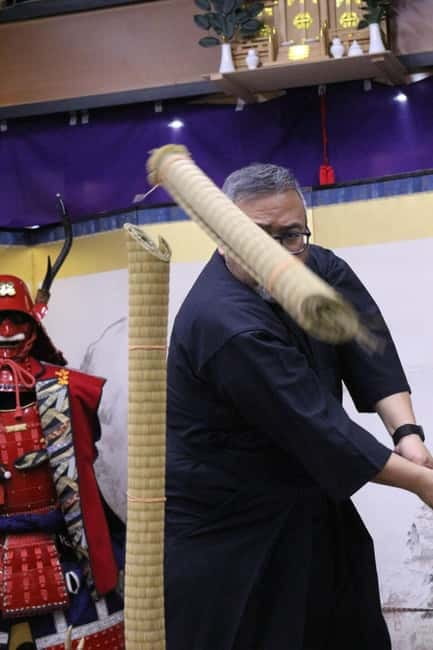 Samurai Armor & Sword experience with phot near Osaka Castle - Iai basics in controlled steps: Battou, Chiburui, Nottou