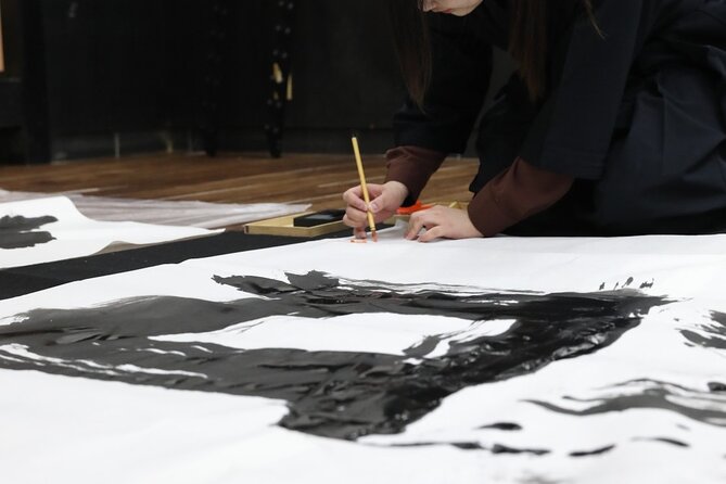 Samurai Calligraphy:Final brushstrokes of a lifetime before a War - Outfit, photos, and the small choices that affect your experience