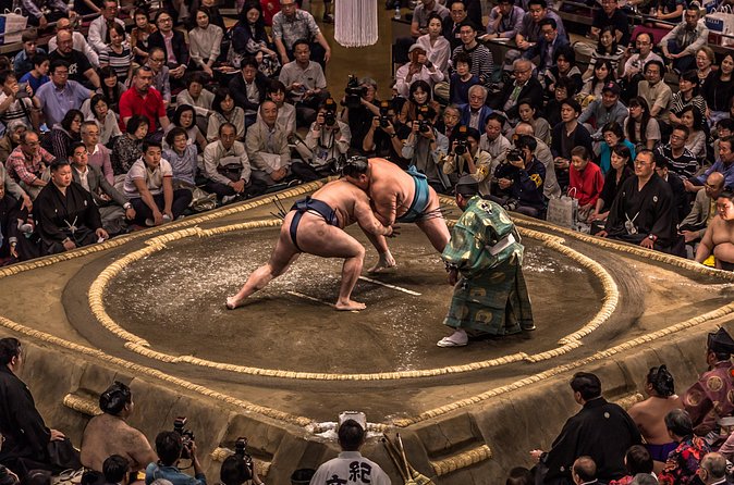 Sumo Tournament Experience in Osaka - Entering the stadium and getting the match context