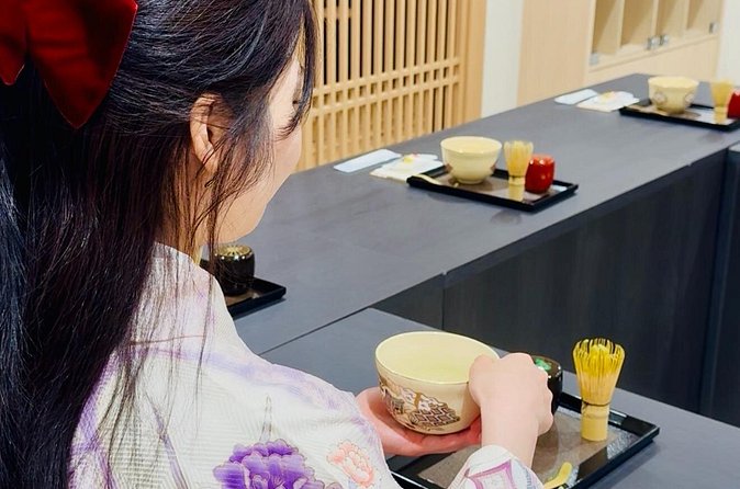 Tea and Calligraphy Session at a Table in Osaka - What happens during the hour, realistic expectations