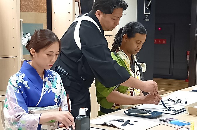 Tea and Calligraphy Session at a Table in Osaka - Tips to get better results (and calmer photos)